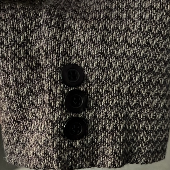 Beautiful maroon blazer 50% wool size 16 Irena Rowan two buttons in front PTP 22 - Picture 6 of 8